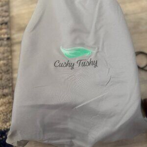 Cushy Tushy Foldable Travel seat cushion